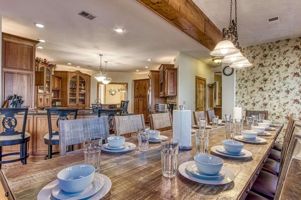 Mountain Bliss: Estate W/ Views~Firepit~Hot Tub~Gburg 5Min~3 Pools Villa Gatlinburg Exterior photo