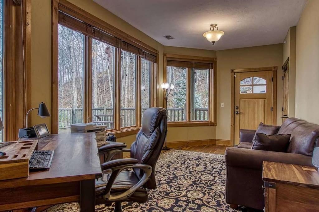 Mountain Bliss: Estate W/ Views~Firepit~Hot Tub~Gburg 5Min~3 Pools Villa Gatlinburg Exterior photo