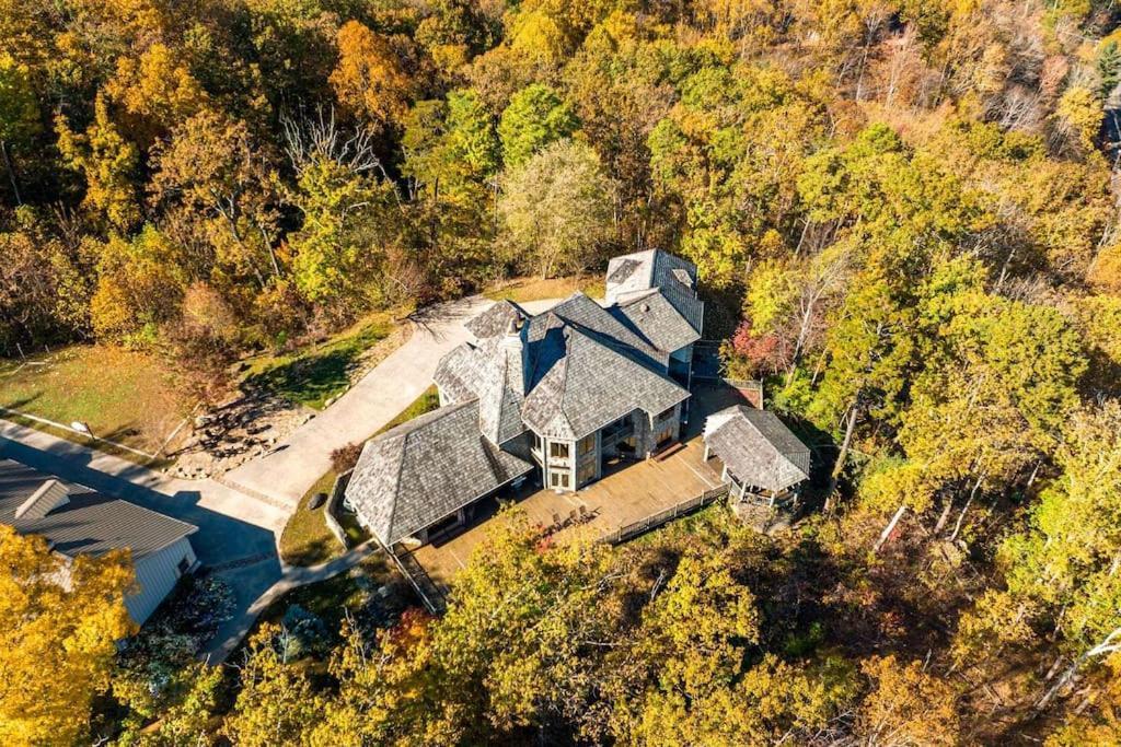 Mountain Bliss: Estate W/ Views~Firepit~Hot Tub~Gburg 5Min~3 Pools Villa Gatlinburg Exterior photo